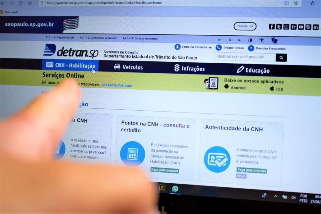 Cartilha de serviços digitais aos condutores é lançada pelo Detran