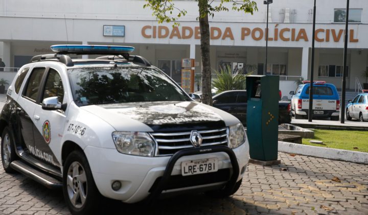 Polícia e Detran-RJ fazem operação contra quadrilha suspeita de transferências irregulares de multas e veículos